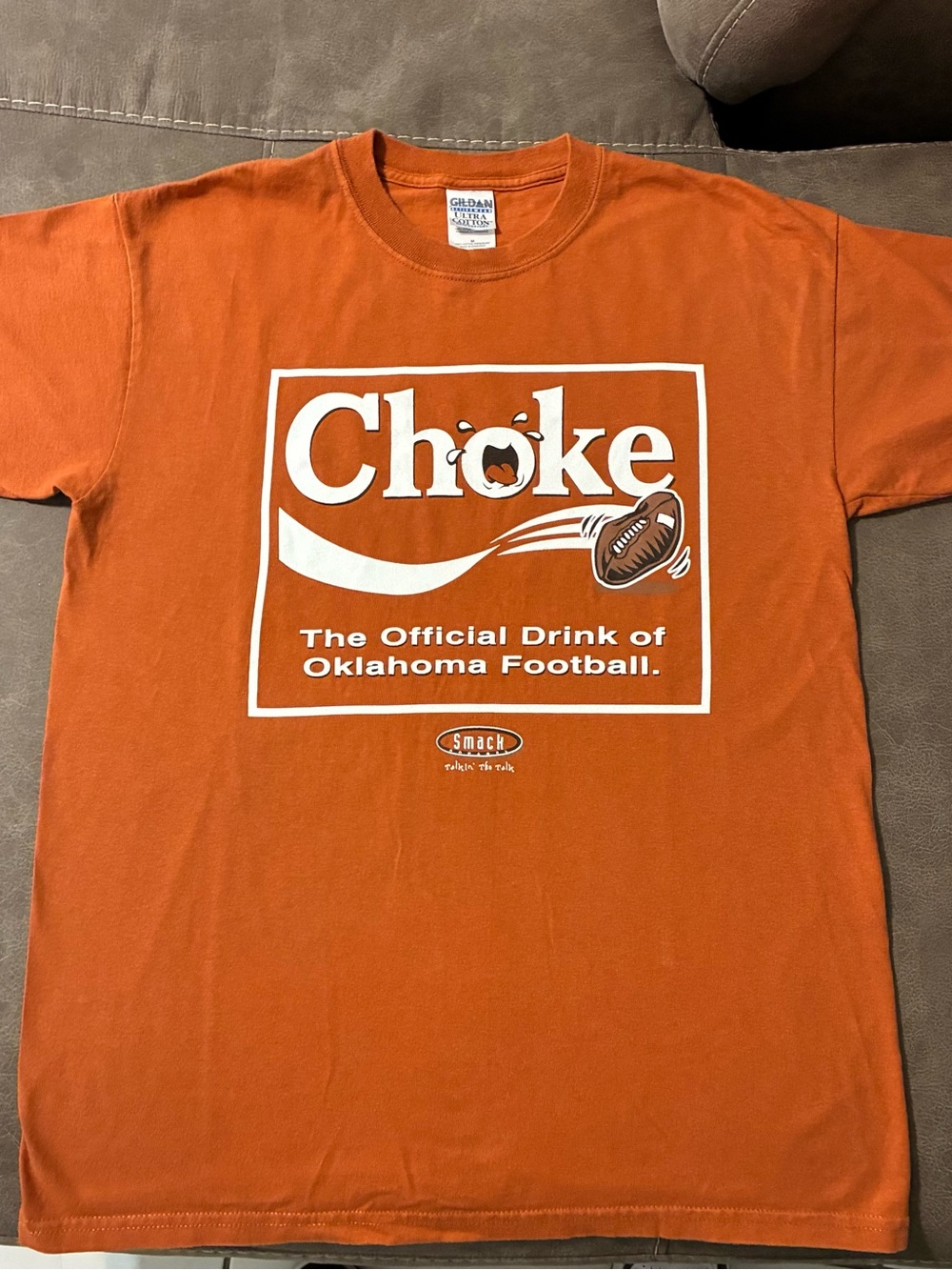 Choke The Official Drink of Oklahoma Football Texas Vintage Shirt M